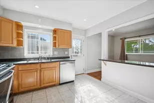 2243 S Wolf Rd, Des Plaines, IL 60018 - Photo 7