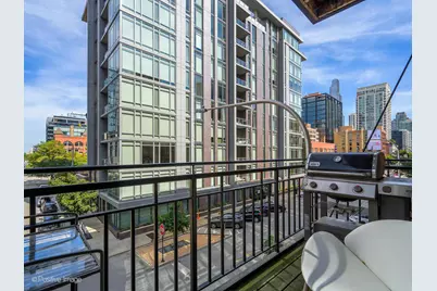 375 W Erie Street #313, Chicago, IL 60654 - Photo 17