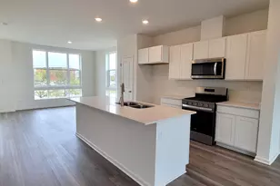 374 Summit Cir, Lombard, IL 60148 - Photo 3