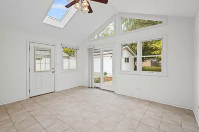 837 E Rockland Road, Libertyville, IL 60048 - Photo 19