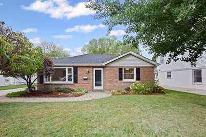 837 E Rockland Road, Libertyville, IL 60048 - Photo 1