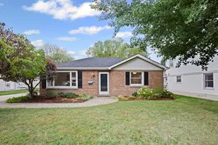 837 E Rockland Rd, Libertyville, IL 60048 - Photo 1