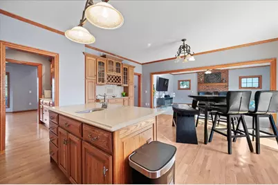 1084 Redwood Drive, Yorkville, IL 60560 - Photo 9