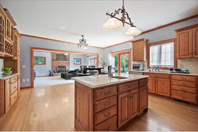 1084 Redwood Drive, Yorkville, IL 60560 - Photo 7