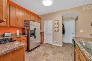 1047 Heron Cir, Joliet, IL 60431 - Photo 13