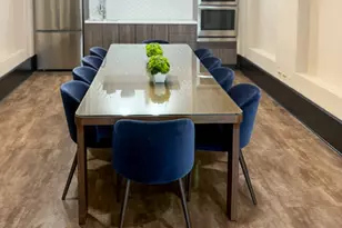 10 E Ontario St, Chicago, IL 60611 - Photo 17