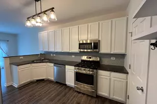 2254 Gallant Fox Cir, Montgomery, IL 60538 - Photo 3