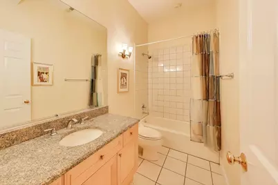926 W Barry Avenue #3, Chicago, IL 60657 - Photo 11