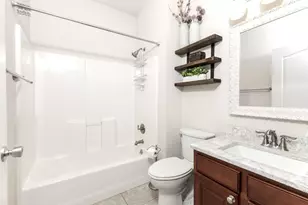 36 Lone Oak Ct, Bloomington, IL 61705 - Photo 33