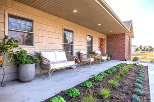 36 Lone Oak Ct, Bloomington, IL 61705 - Photo 3