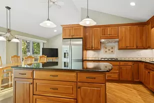 205 Bradford Ct, Lake Bluff, IL 60044 - Photo 15