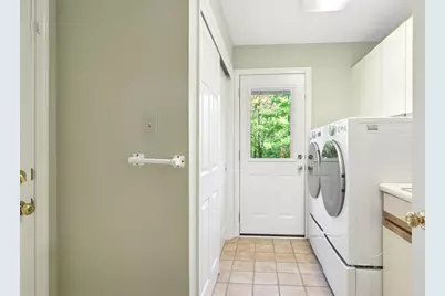 205 Bradford Court, Lake Bluff, IL 60044 - Photo 19