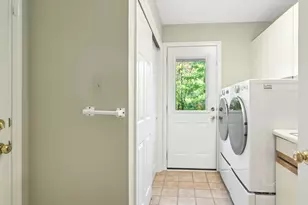 205 Bradford Ct, Lake Bluff, IL 60044 - Photo 19