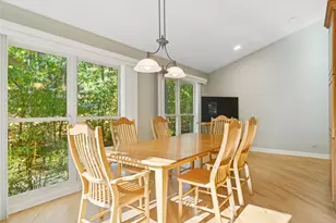 205 Bradford Ct, Lake Bluff, IL 60044 - Photo 17