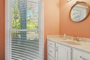 205 Bradford Ct, Lake Bluff, IL 60044 - Photo 5