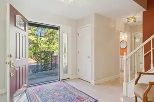 205 Bradford Ct, Lake Bluff, IL 60044 - Photo 3