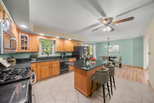 29W316 Andermann Dr, Naperville, IL 60564 - Photo 5