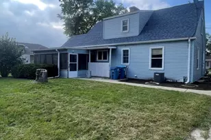 1026 S 4th St, Aurora, IL 60505 - Photo 3