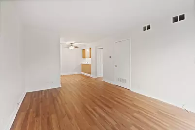 1975 Kenilworth Circle #B, Hoffman Estates, IL 60169 - Photo 5