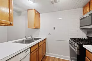 1975 Kenilworth Cir, Hoffman Estates, IL 60169 - Photo 5