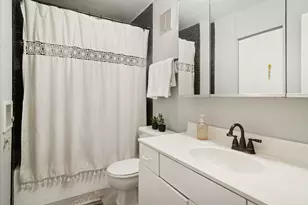 1415 E Central Rd, Arlington Heights, IL 60005 - Photo 15