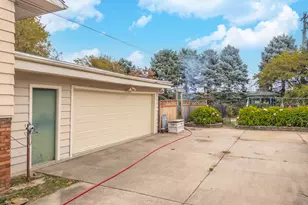 1909 Marzel Dr, Bloomington, IL 61701 - Photo 5