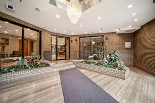 7201 N Lincoln Ave, Lincolnwood, IL 60712 - Photo 3