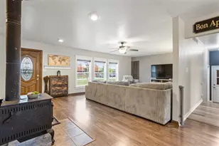 402 S 4th St, Chatsworth, IL 60921 - Photo 7