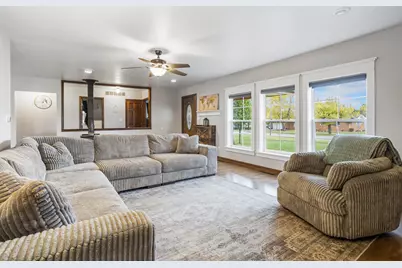 402 S 4th Street, Chatsworth, IL 60921 - Photo 5