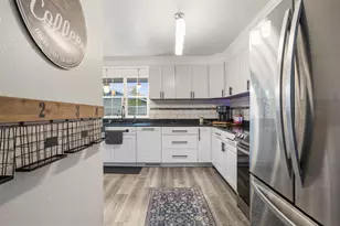 402 S 4th St, Chatsworth, IL 60921 - Photo 9