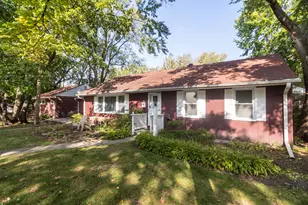 2011 Cleveland St, Evanston, IL 60202 - Photo 1