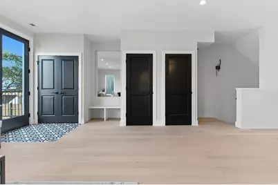 5254 W Newport Avenue, Chicago, IL 60641 - Photo 9