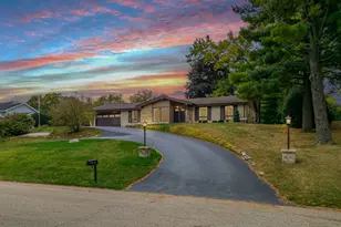 437 Edgewood Ln, Belvidere, IL 61008 - Photo 1