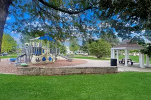 306 Lasalle St, Vernon Hills, IL 60061 - Photo 33