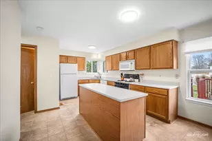 1438 Westbury Cir, North Aurora, IL 60542 - Photo 7