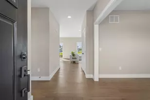 500 Prairie Meadows Dr, Heyworth, IL 61745 - Photo 5