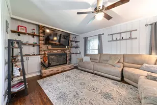 820 Black Partridge Rd, McHenry, IL 60051 - Photo 5