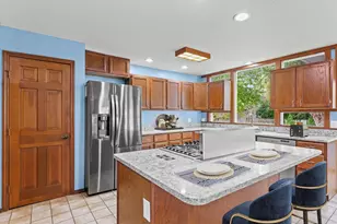 2401 Lakewood Dr, Champaign, IL 61822 - Photo 11