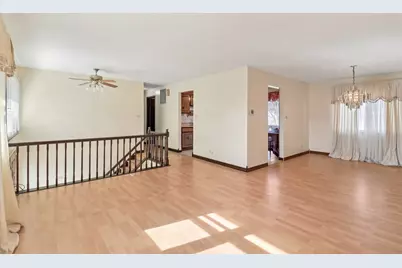 4485 Bayside Circle, Hoffman Estates, IL 60192 - Photo 9