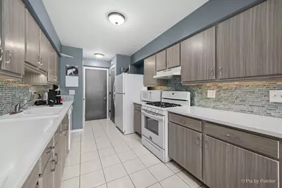 212 Village Creek Drive, Lake in the Hills, IL 60156 - Photo 13