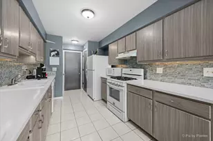 212 Village Creek Dr, Lake in the Hills, IL 60156 - Photo 13