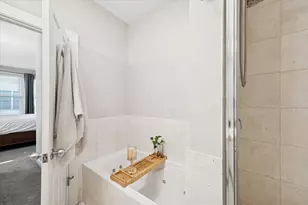 2451 N Clybourn Ave, Chicago, IL 60614 - Photo 11