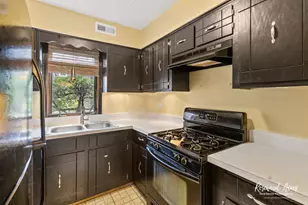 18137 Martin Ave, Homewood, IL 60430 - Photo 11