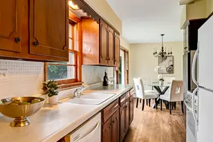 219 79th St, Burr Ridge, IL 60527 - Photo 9