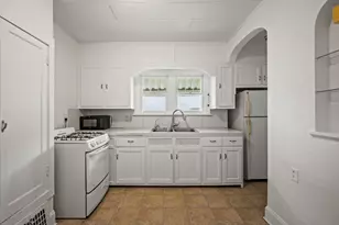 711 Garfield Ave, Belvidere, IL 61008 - Photo 9