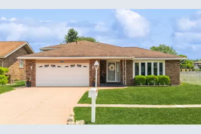 10927 S Circle Drive, Palos Hills, IL 60465 - Photo 1