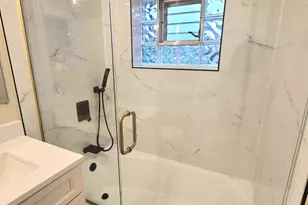 7025 W 84th St, Burbank, IL 60459 - Photo 17