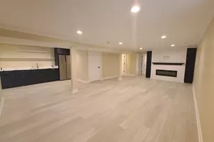 7025 W 84th St, Burbank, IL 60459 - Photo 31