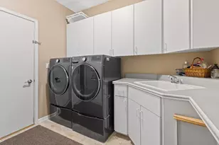 24412 W Park River Ln, Shorewood, IL 60404 - Photo 17