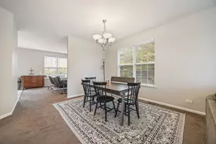 294 Comstock Dr, Elgin, IL 60124 - Photo 5